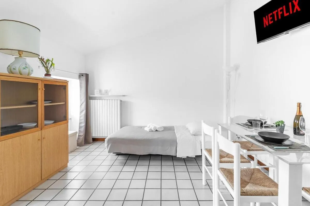 Downtown Peschiera, Easy Home With Wi-Fi And Parking Peschiera del Garda