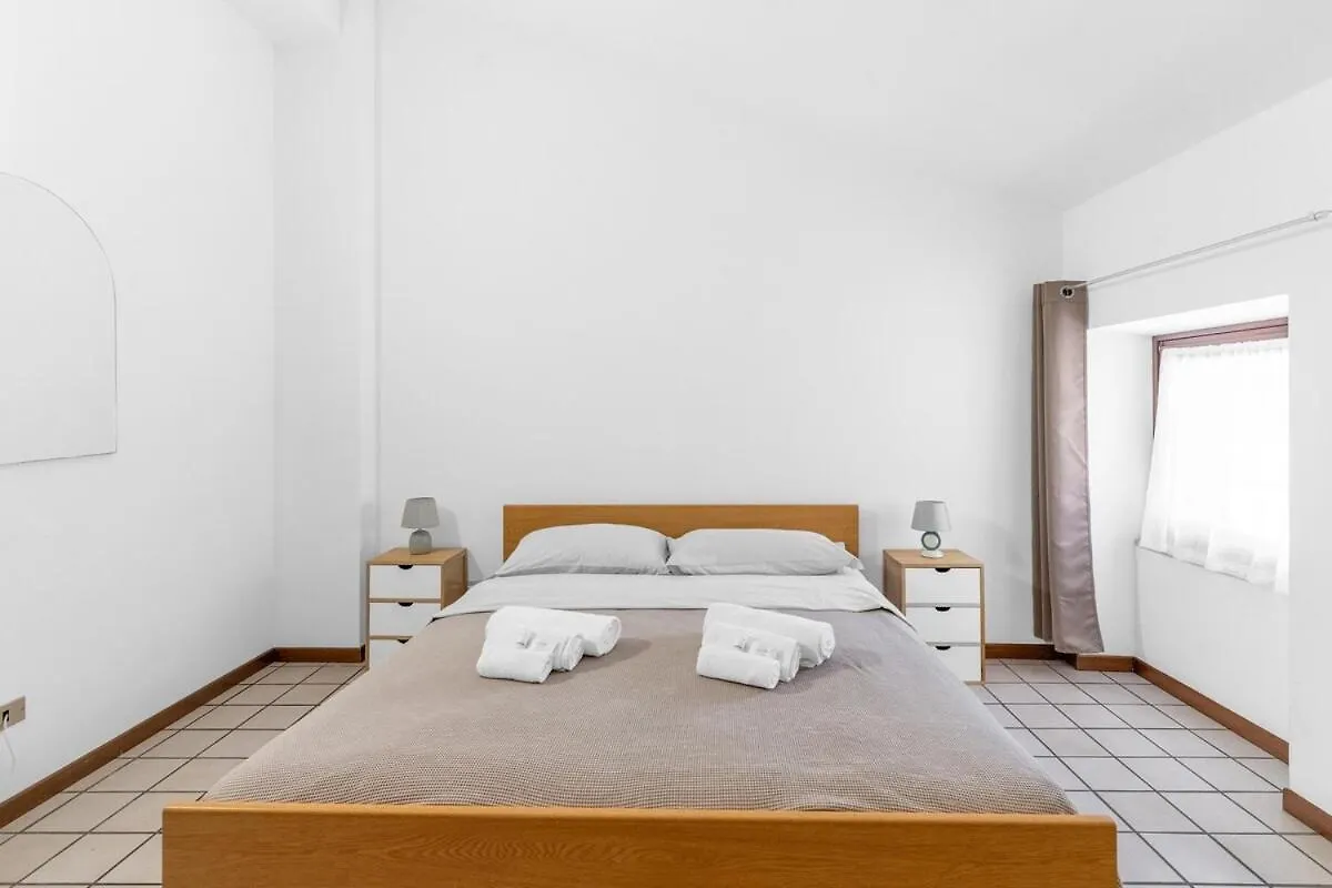Downtown Peschiera, Easy Home With Wi-Fi And Parking Peschiera del Garda Italy