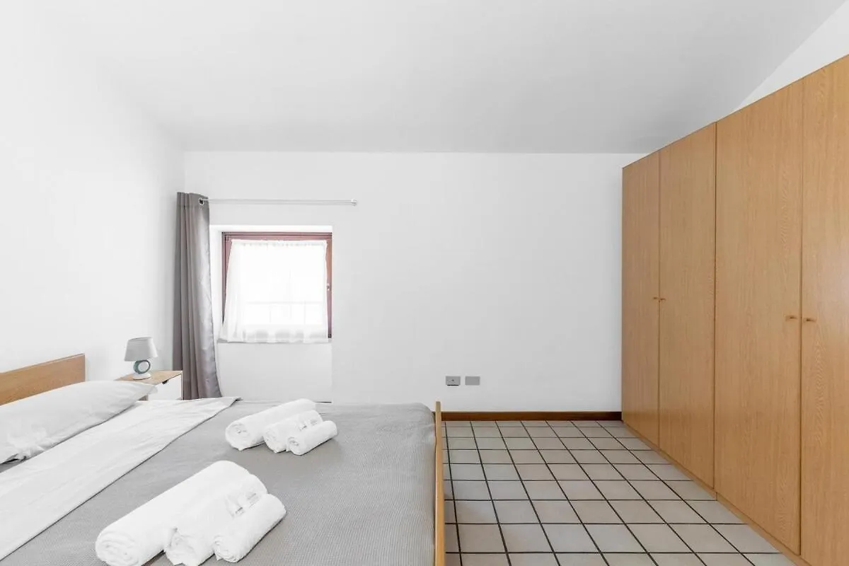 Downtown Peschiera, Easy Home With Wi-Fi And Parking Peschiera del Garda