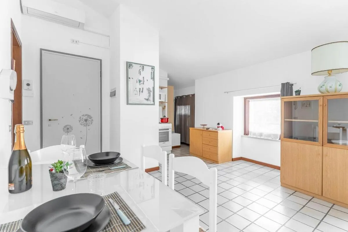 Downtown Peschiera, Easy Home With Wi-Fi And Parking Peschiera del Garda 0*,  Italy