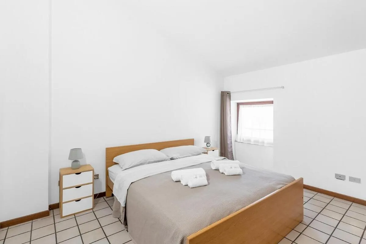 Downtown Peschiera, Easy Home With Wi-Fi And Parking Peschiera del Garda 0*,